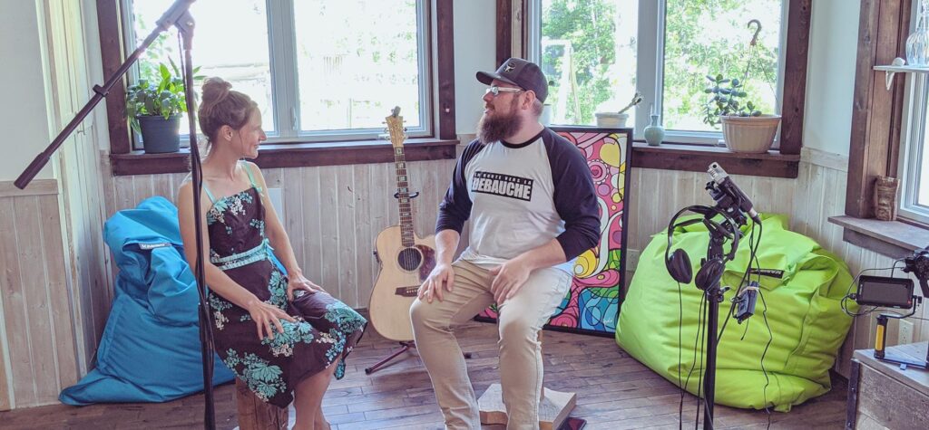 Collaboration avec PA Lemay. Création d'une oeuvre d'art avec l'artiste peintre Nancy Fournier, exploratrice du Soi sur la chanson Le temps est bon