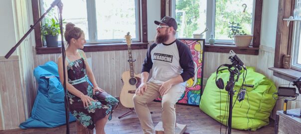 Collaboration avec PA Lemay. Création d'une oeuvre d'art avec l'artiste peintre Nancy Fournier, exploratrice du Soi sur la chanson Le temps est bon